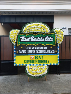 Papan Bunga Duka di Selebung