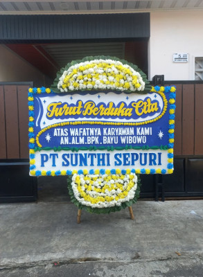 Papan Bunga Duka di Selebung