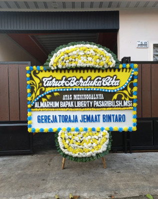 Papan Bunga Duka di Selebung